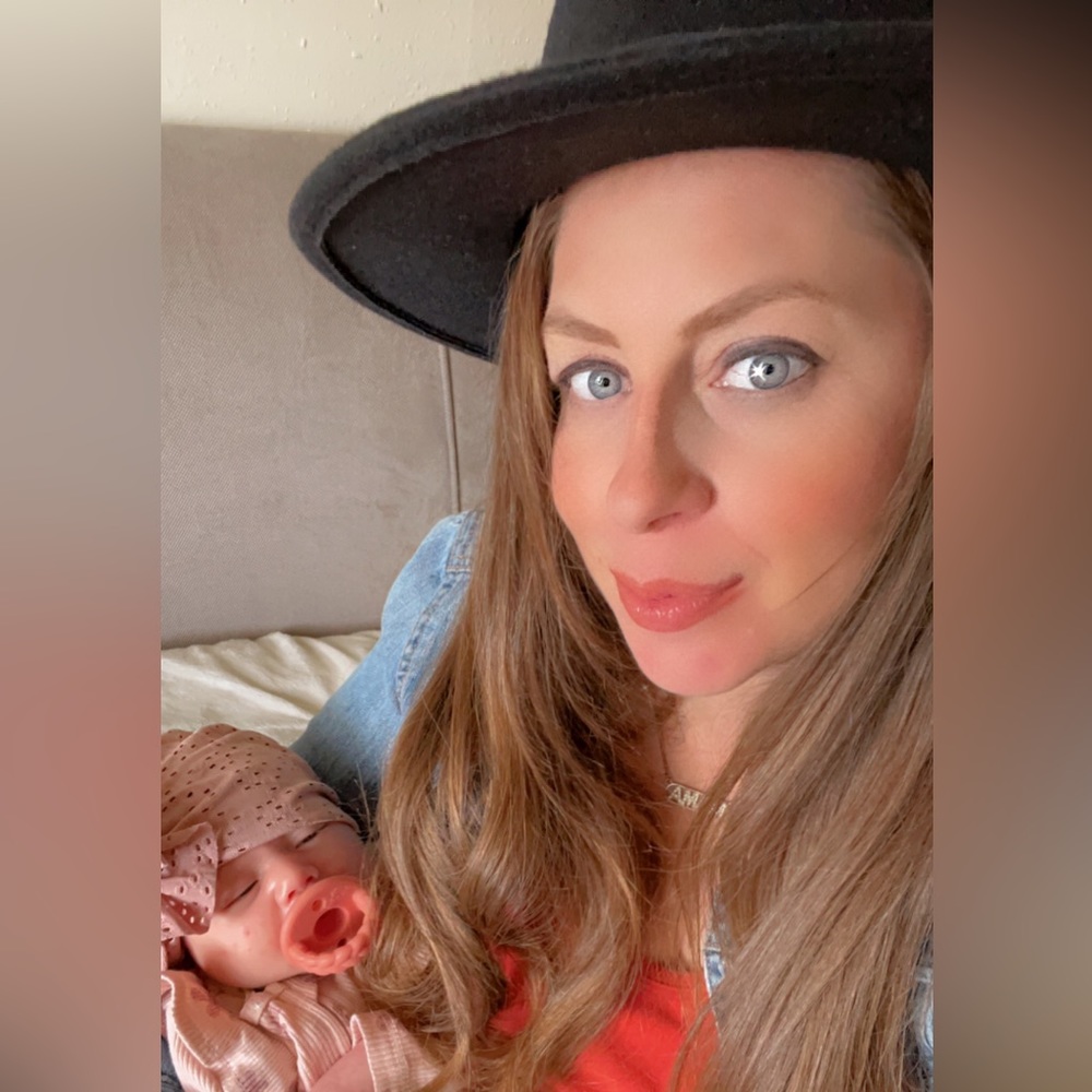 Meet your Posher, Monica